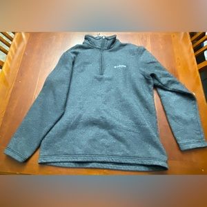 Columbia long sleeve sweater is a size Medium.